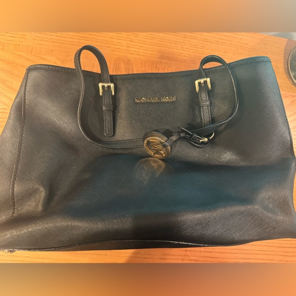 Michael Kors Jet Set Saffiano Leather Tote Bag - Picture 2 of 11